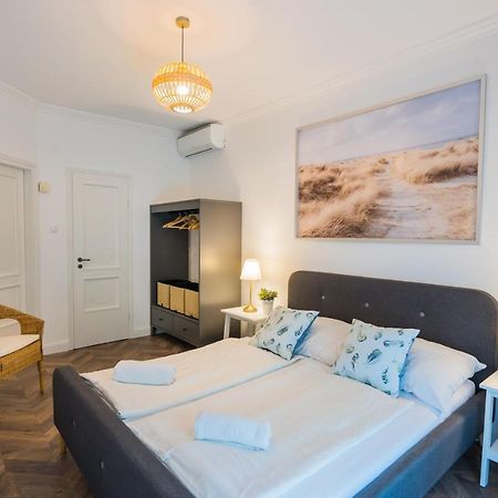 Csenge Villa Siofok Bagian luar foto