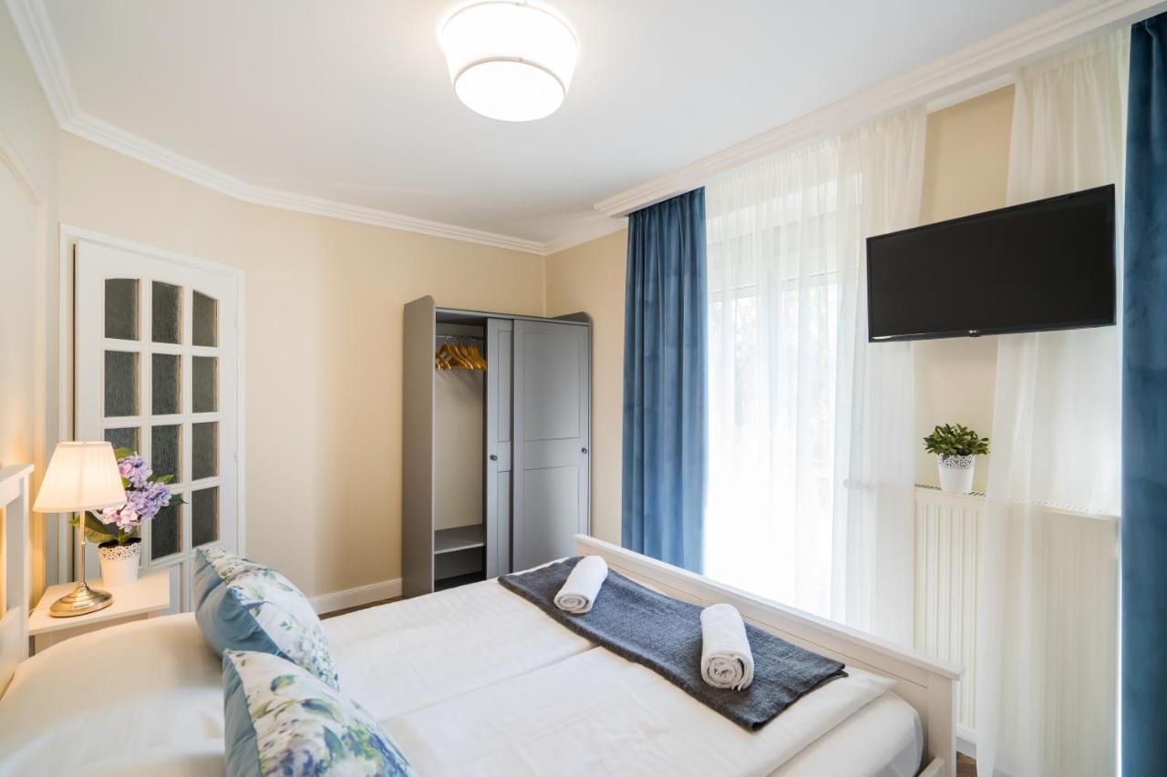 Csenge Villa Siofok Bagian luar foto