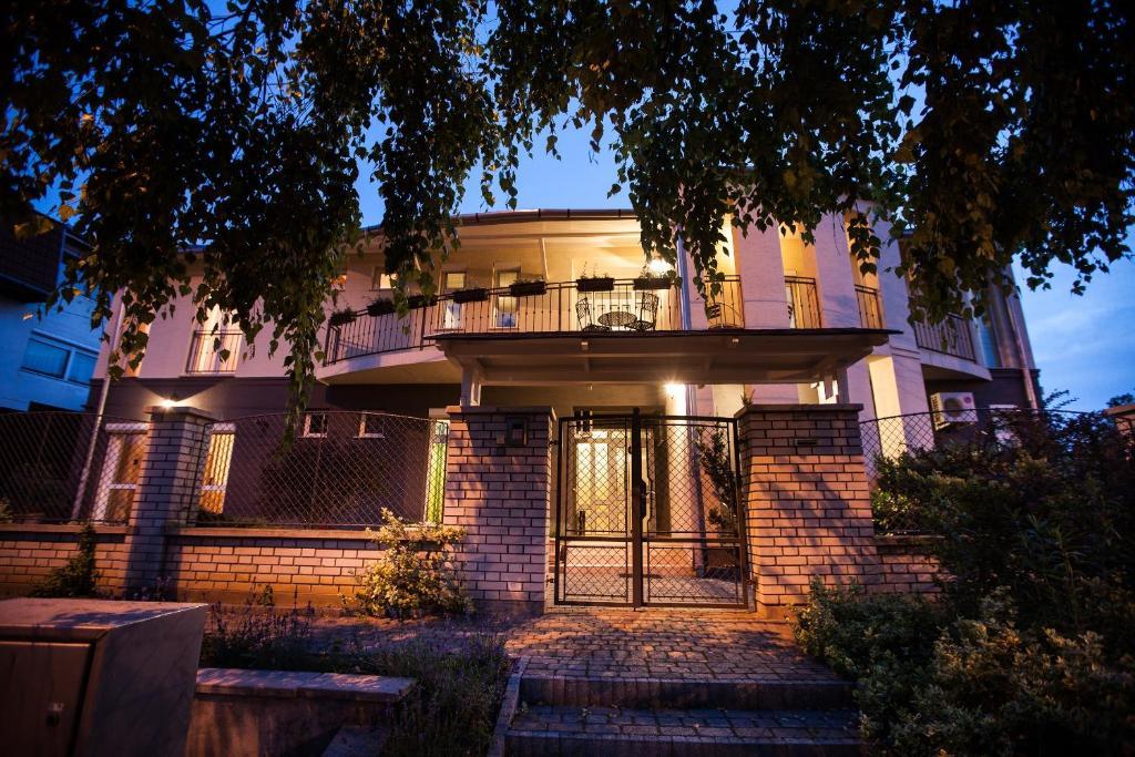 Csenge Villa Siofok Bagian luar foto