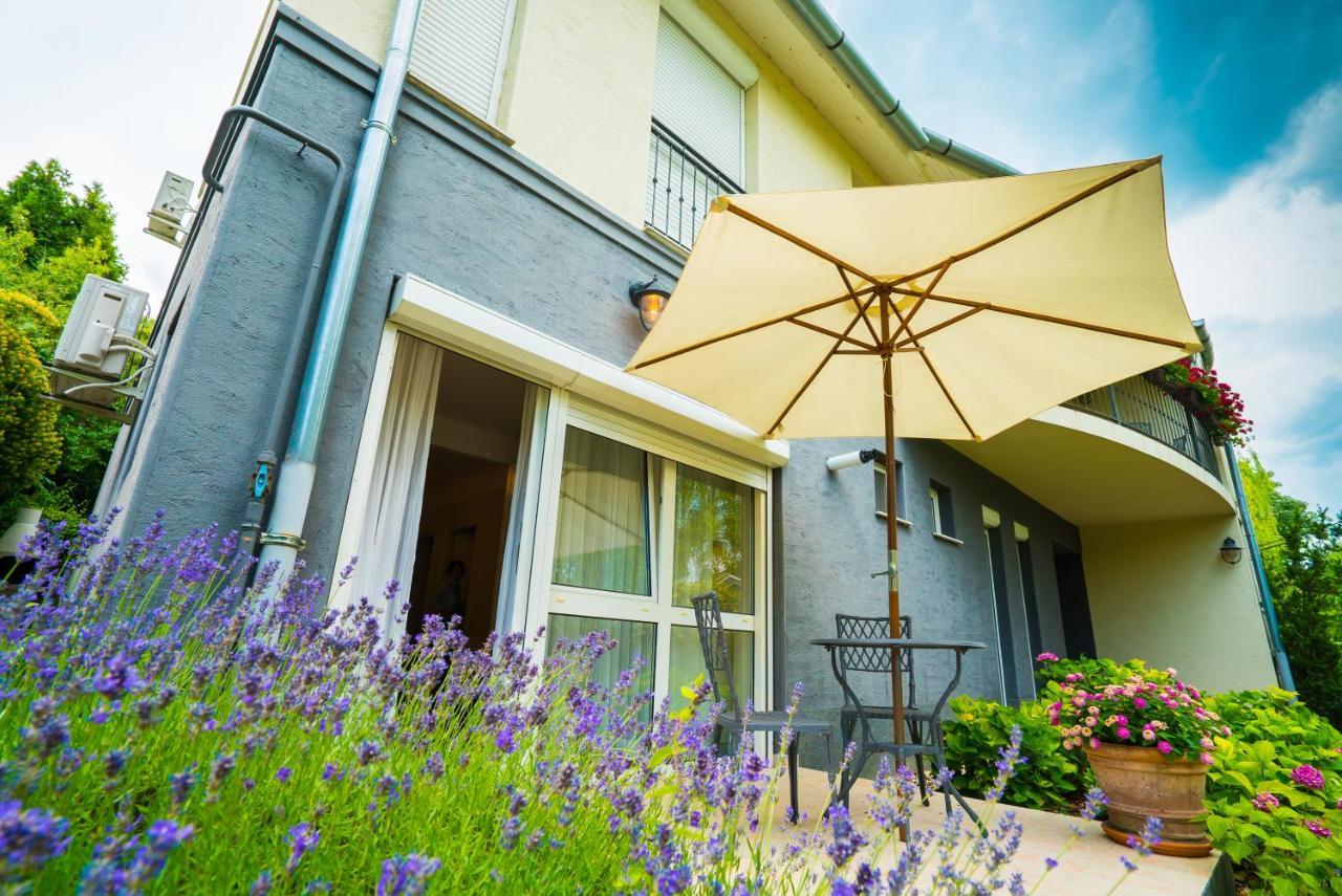 Csenge Villa Siofok Bagian luar foto