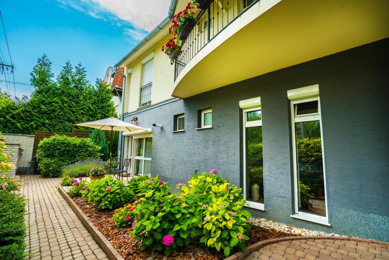 Csenge Villa Siofok Bagian luar foto