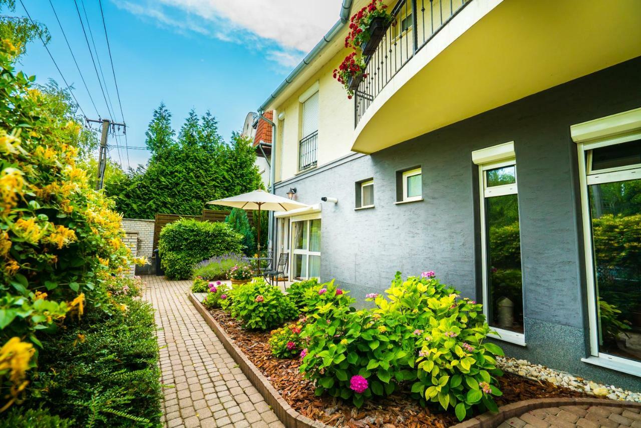 Csenge Villa Siofok Bagian luar foto